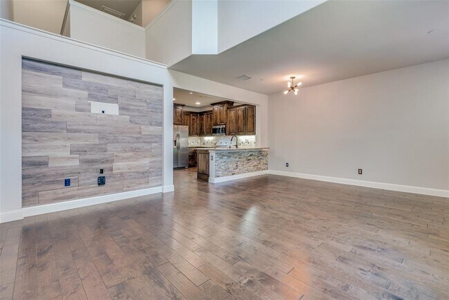 Building Photo - 4646 Rhett Ln