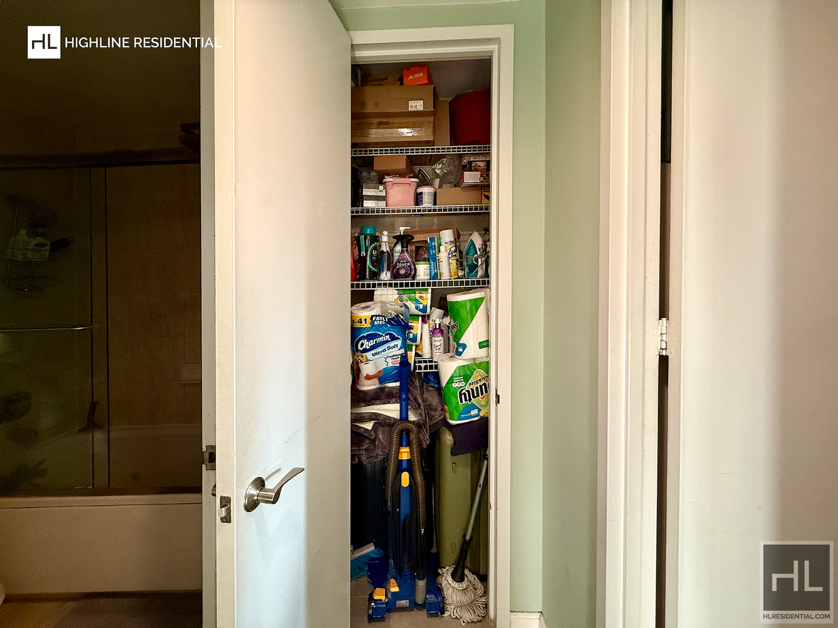 Building Photo - 255 E 49th ST.