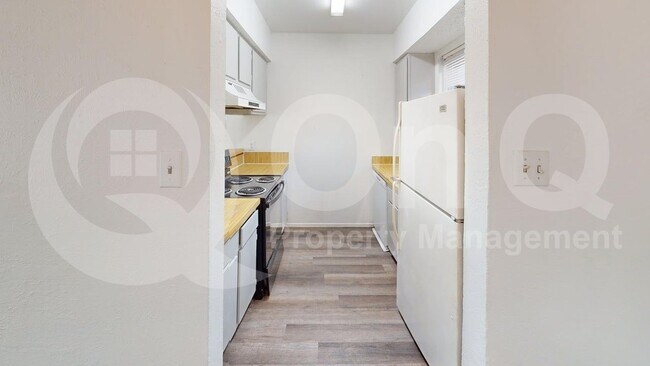 Building Photo - 410 Bryan St