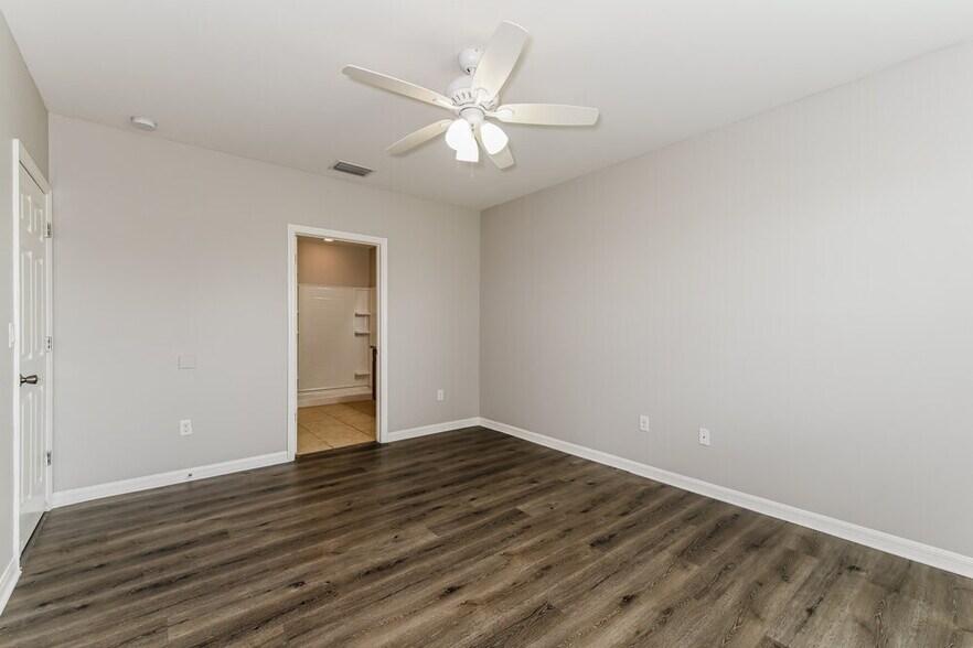 Building Photo - 25 SW 19th Terrace