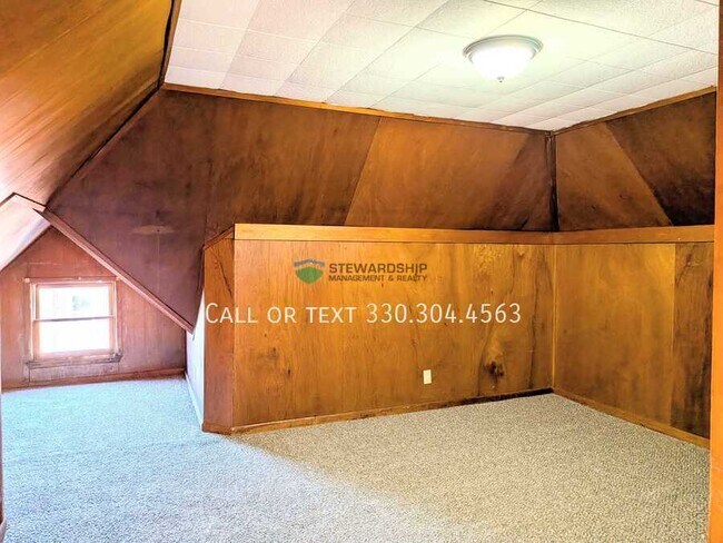 Building Photo - 18 5th St NE