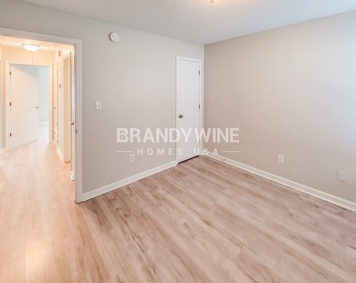 Building Photo - 4890 Phipps Dr