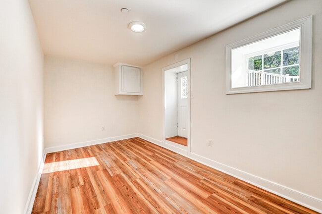 Building Photo - 804 Oella Ave