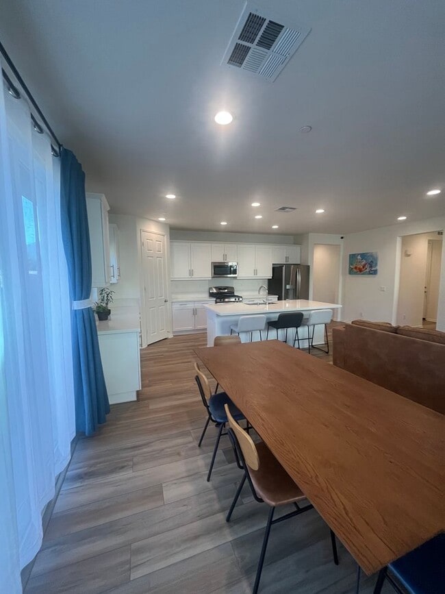 Building Photo - Beautiful Single-Family Home in Terramor