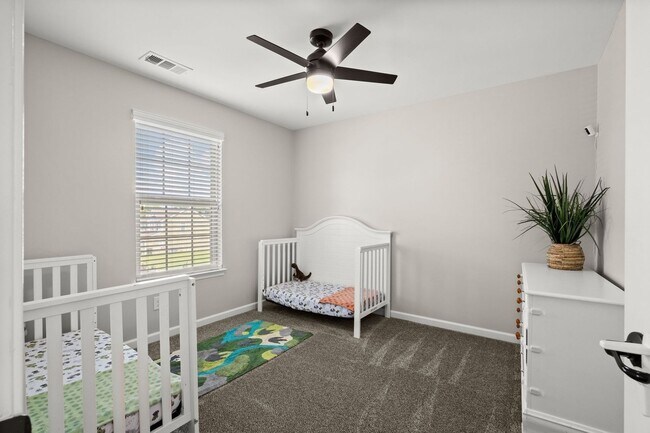 Building Photo - Beautifully Updated 3-Bedroom Home in Fairway Farms with Bonus Room & Fenced Backyard