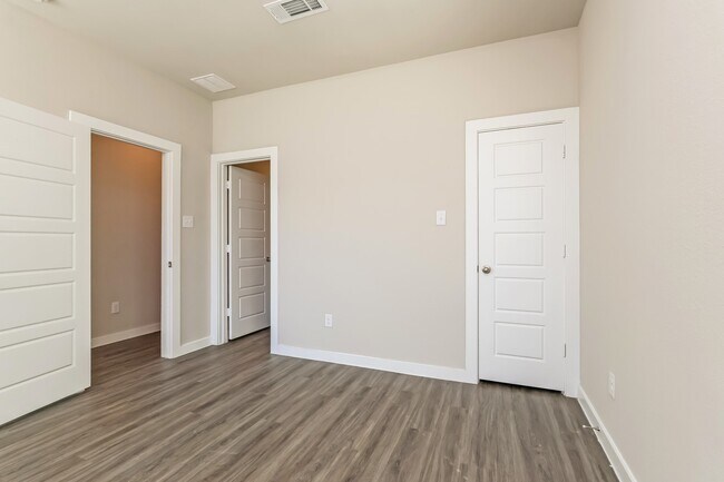 Building Photo - 18616 Whimsic Aly