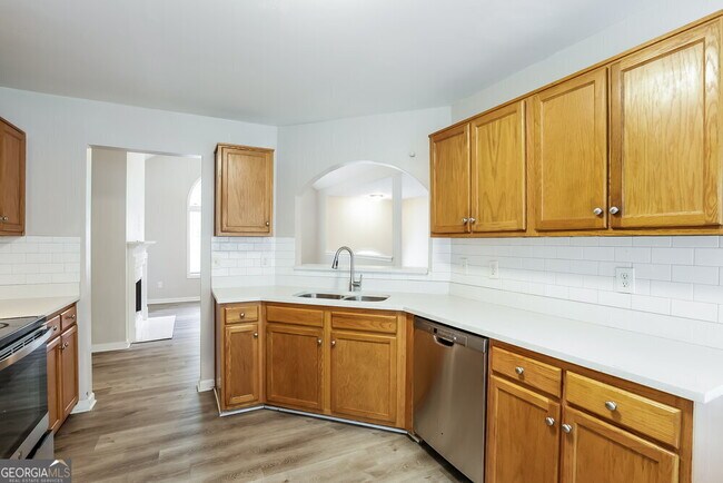 Building Photo - 5952 Tate Dr