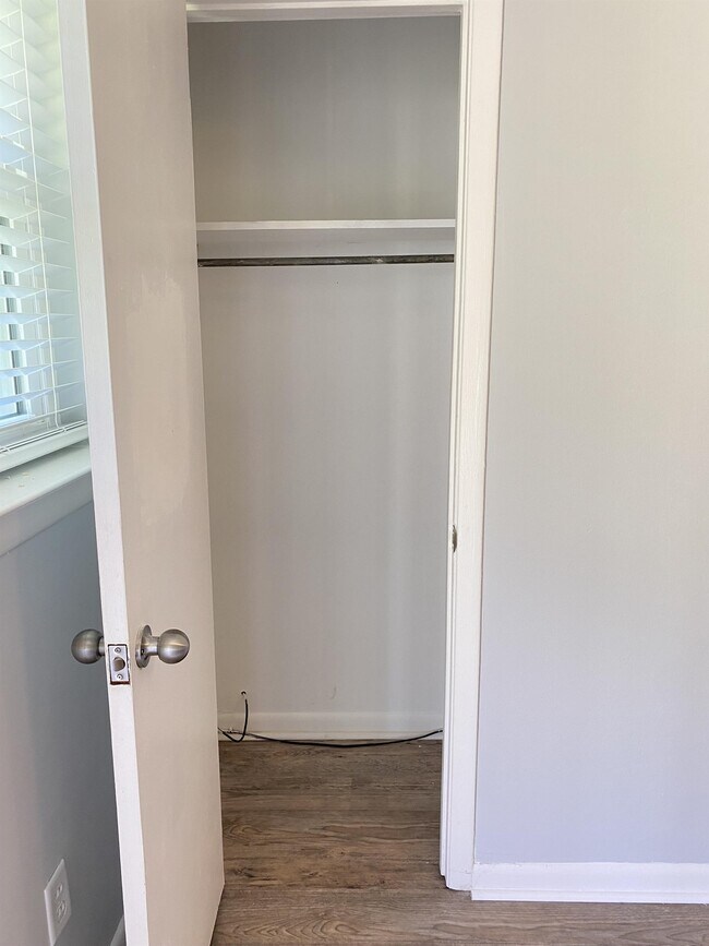 Building Photo - 18272 Sidney Ave