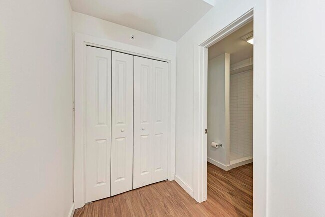 Building Photo - Park Avenue 102