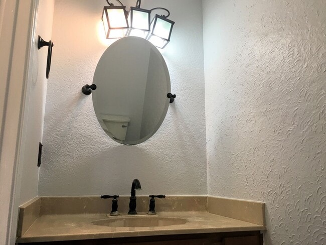 Building Photo - 2924 St Joseph St