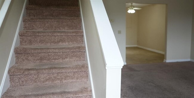 Building Photo - 832 Vine St