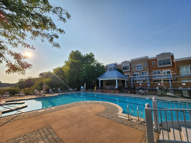 2 outdoor pools - 15 Enterprise Ct