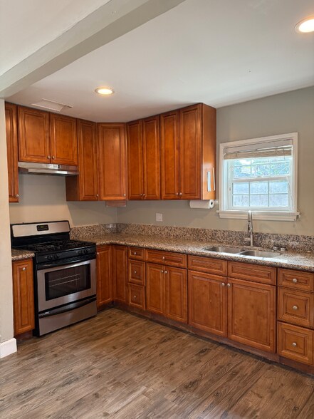 Building Photo - 8142 7th St