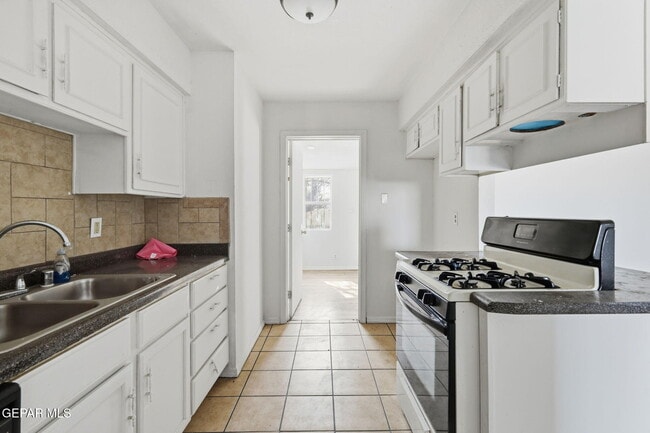 Building Photo - 8408 Reindeer Ave