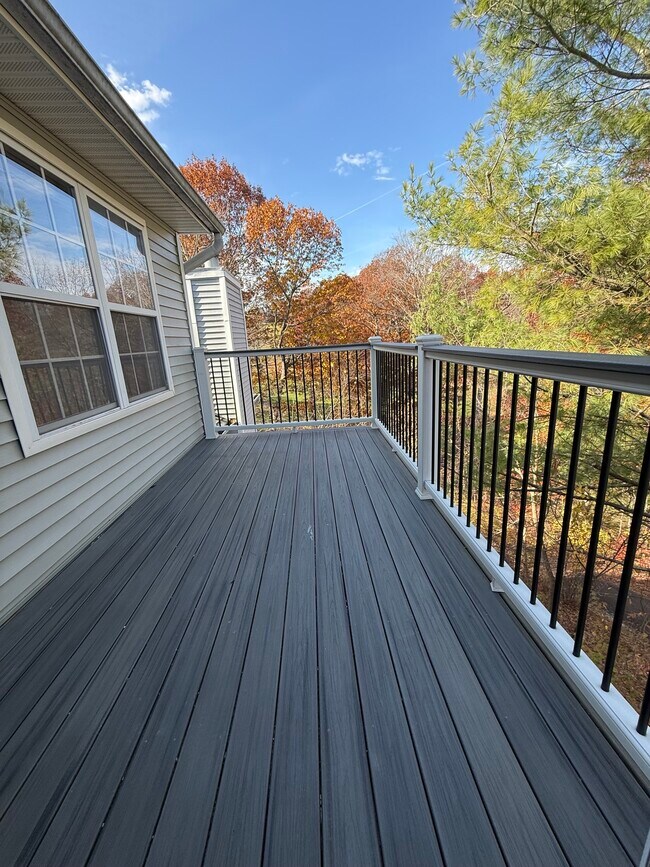 Building Photo - 504 Water Course Row