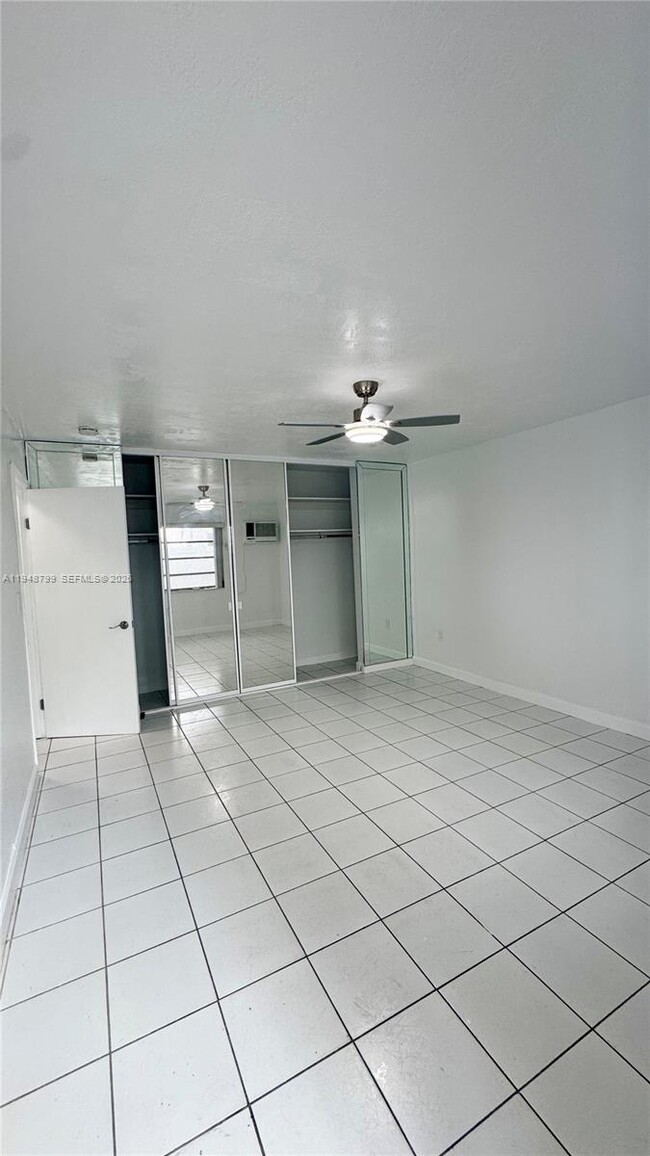 Building Photo - 919 Michigan Ave