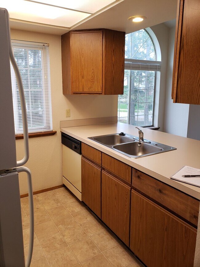 Building Photo - Spacious Two Bedroom Coming Available!
