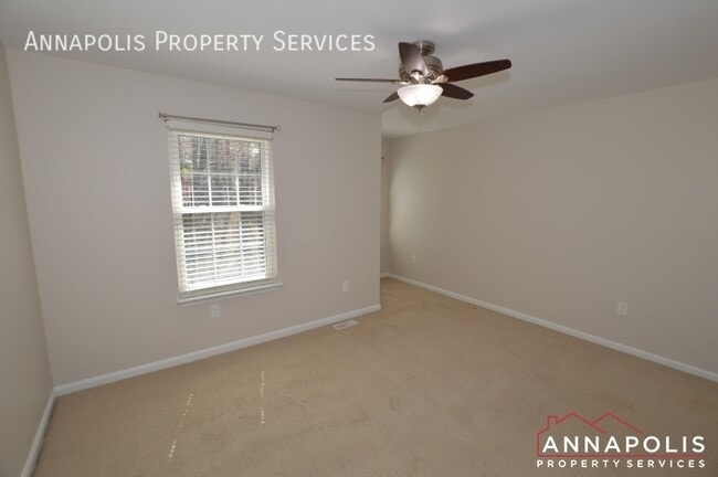 Building Photo - 1424 Greendale Ct