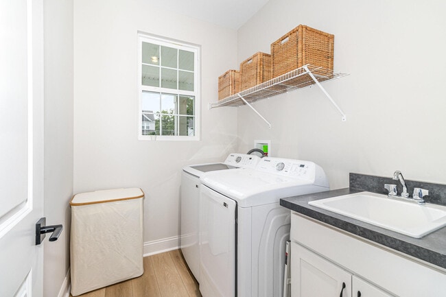 Building Photo - 15005 Prat Ct