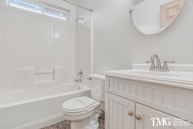 Building Photo - Beautiful Orchards Home with Spacious Layout