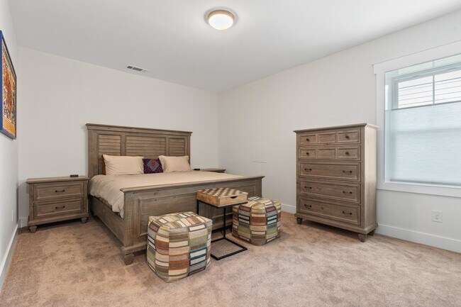 Building Photo - 1100 Hidden Hills Cir