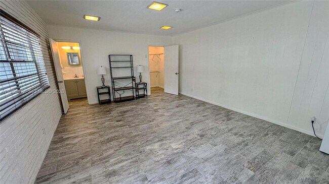 Building Photo - 3515 Van Buren St