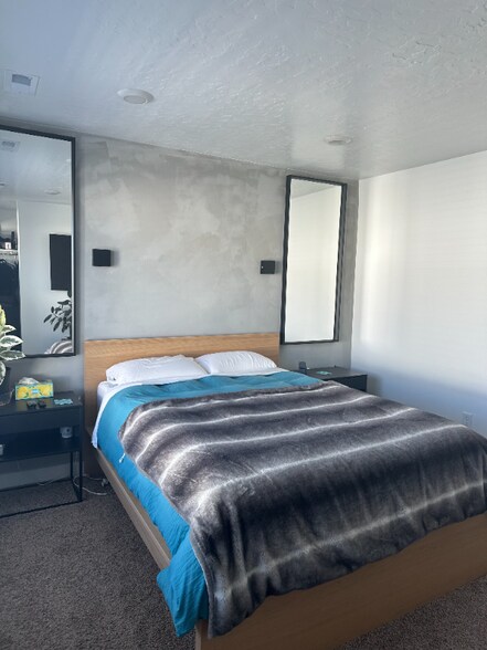 Building Photo - 1146 W 340 S