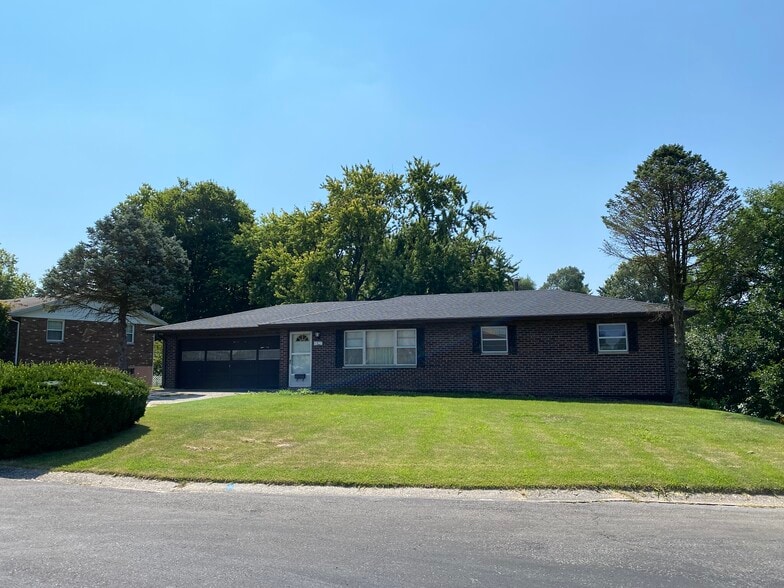 Building Photo - 1318 Lexington Dr