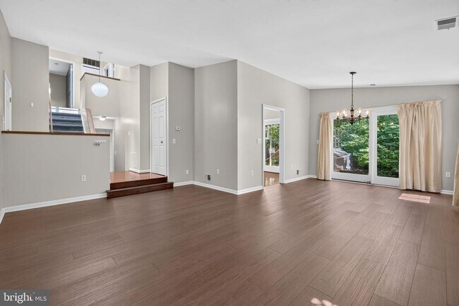 Building Photo - 6 Youngs Farm Ct