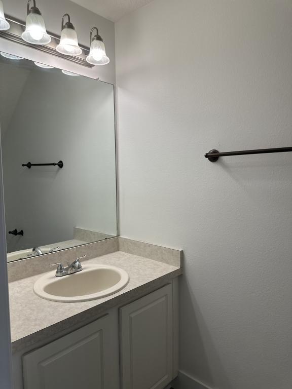 Building Photo - 15752 Fishhawk Falls Dr