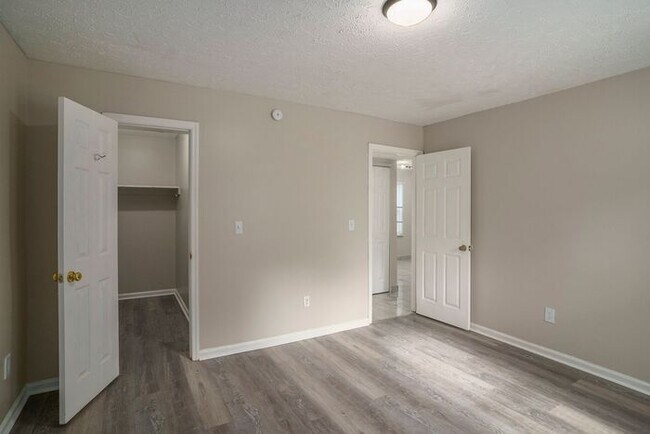 Building Photo - Beautiful 3BR/2BA Duplex near Downtown Covington!