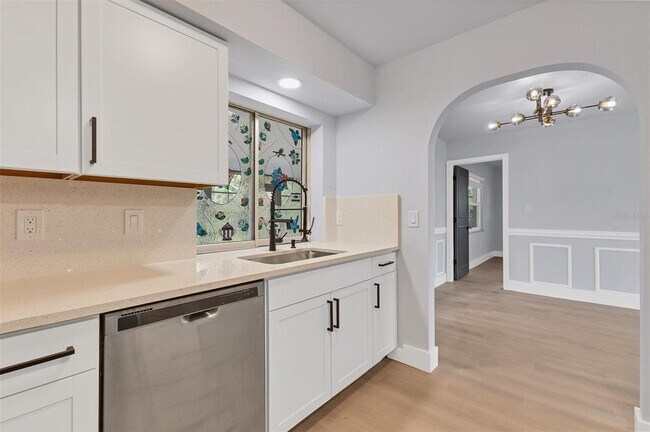 Building Photo - 4290 Yucatan Cir