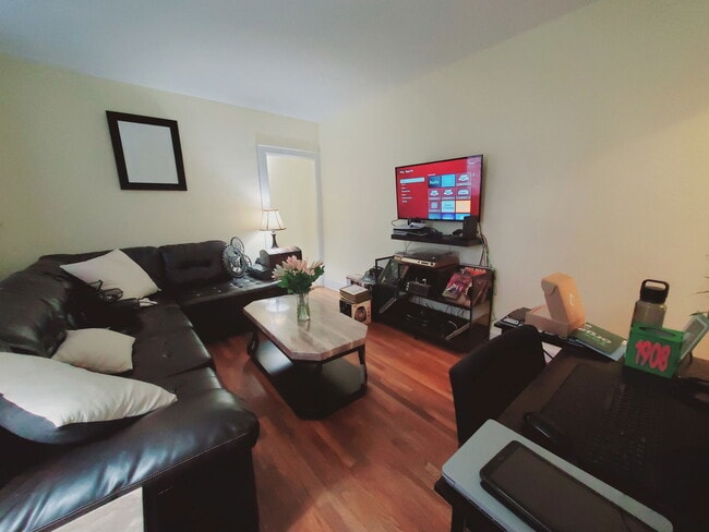 Building Photo - 641 Summer St