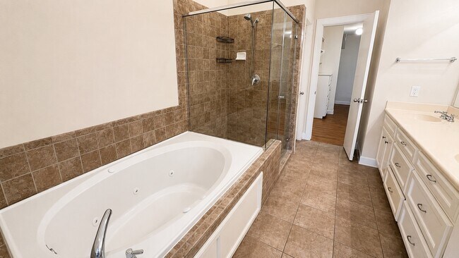 Building Photo - 2710 Hullsmith Dr