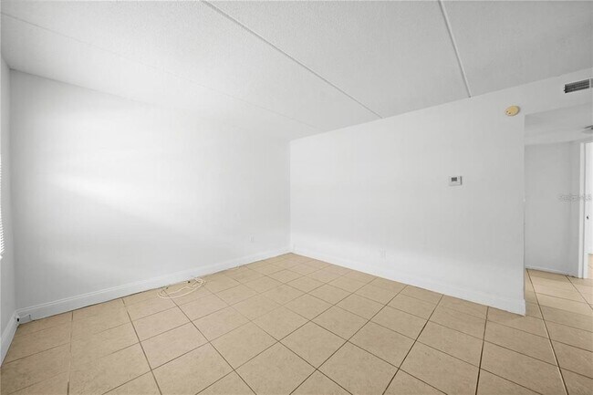Building Photo - 702 Michigan Ct