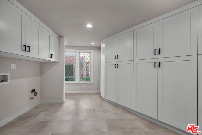 Building Photo - 17606 Camino De Yatasto