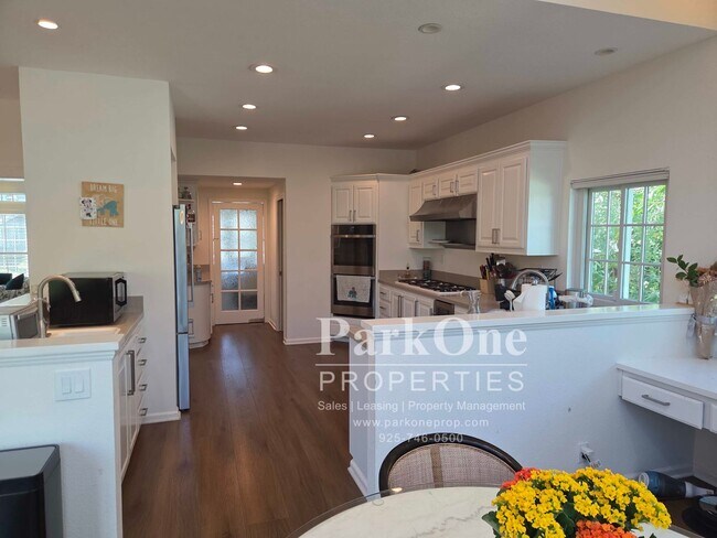 Building Photo - Amazing One of a Kind Home in the Heart of Danville with Pool & Views!