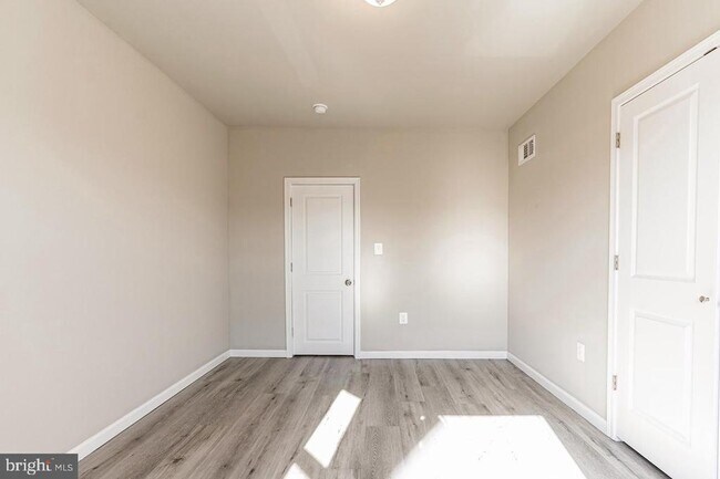 Building Photo - 5727 Osage Ave