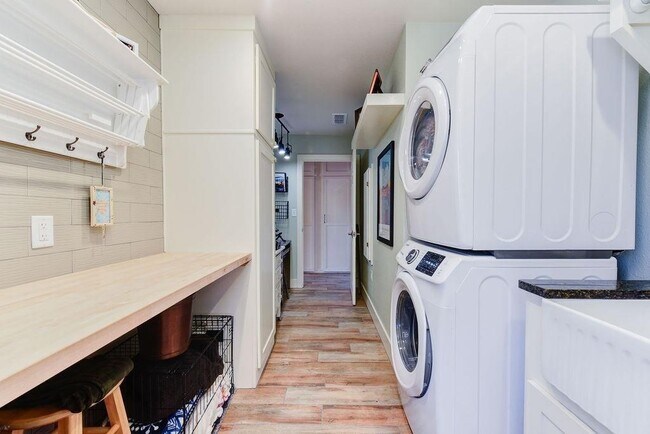 Building Photo - 3318 20th St