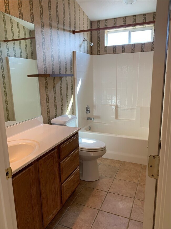 Building Photo - 2421 Stardust Dr