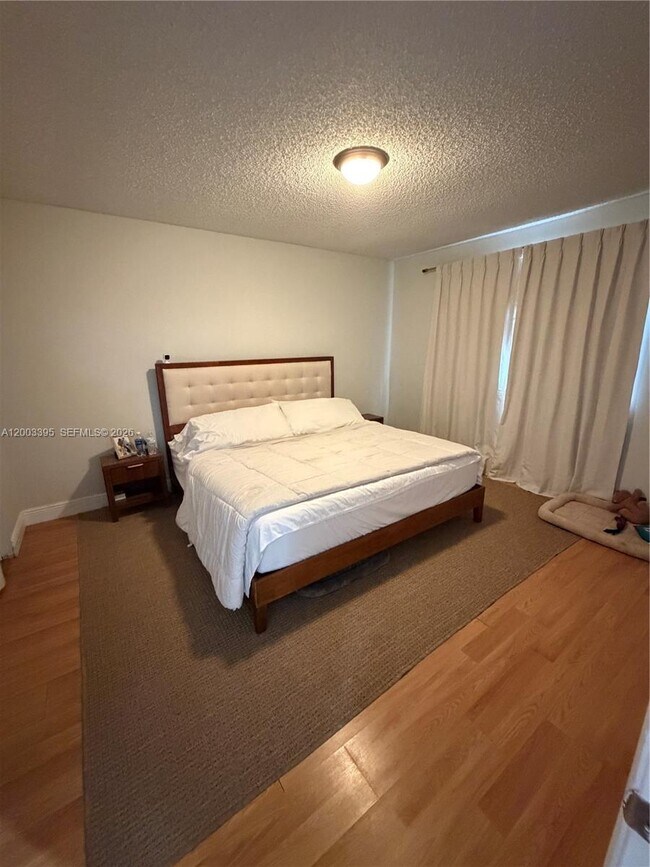 Building Photo - 8120 Geneva Ct