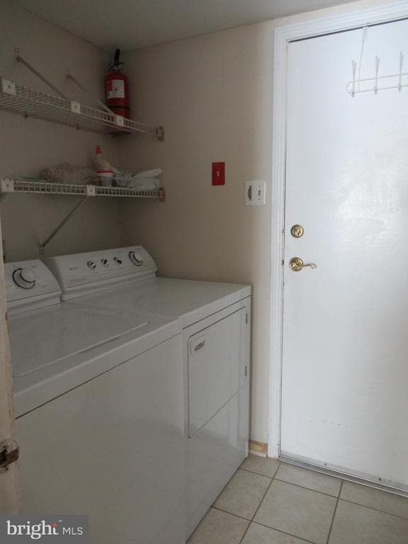 Building Photo - 14 Beverly Ct