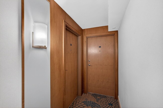 Building Photo - 3000 N Ocean Ave