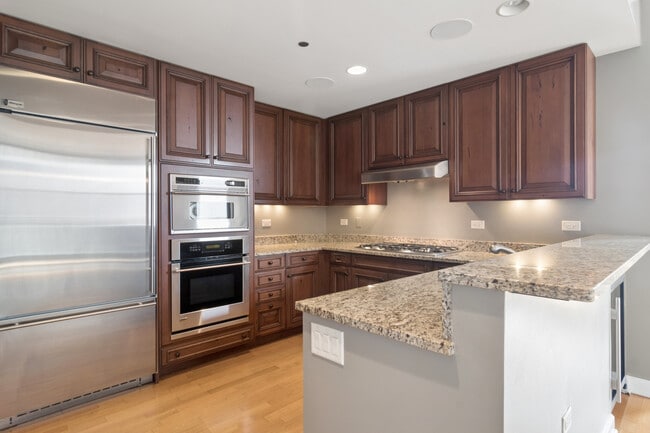 Building Photo - 310 S Michigan Ave