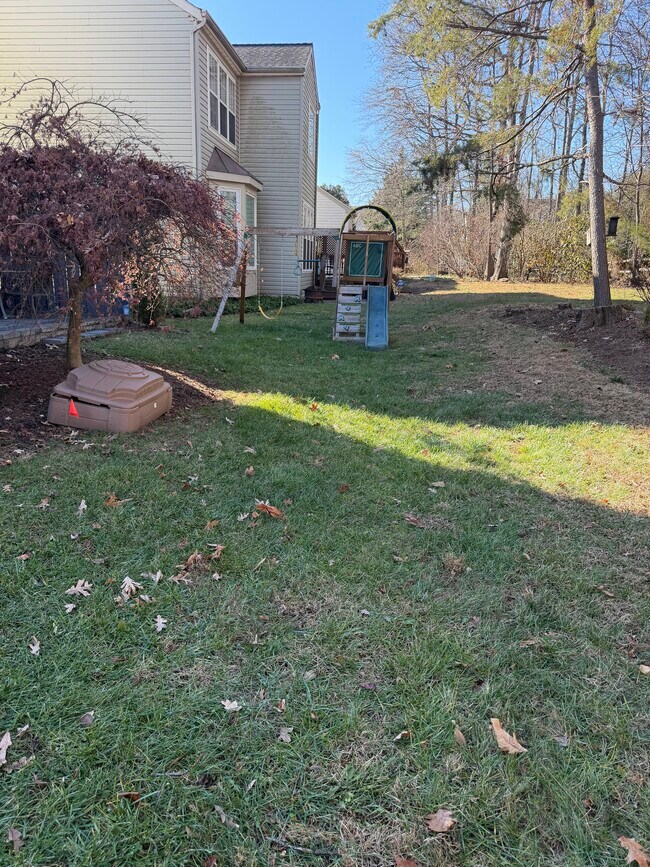 Building Photo - 12384 Brown Fox Way