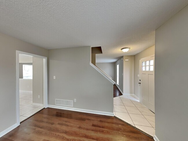 Building Photo - 5657 Wolf Pack Dr