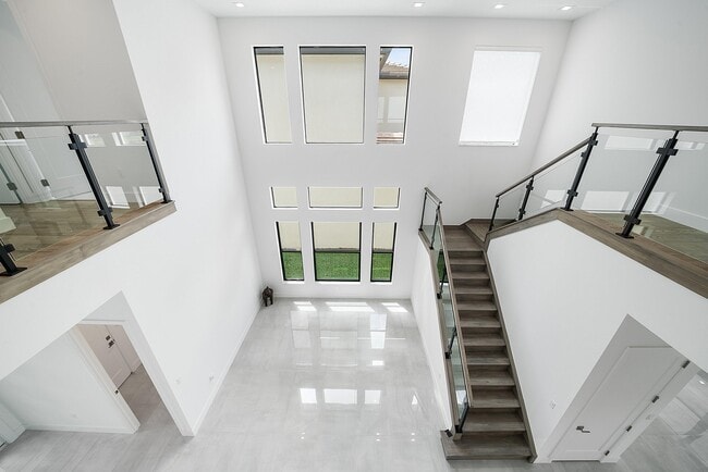 Building Photo - 8561 Crystal Downs Ave