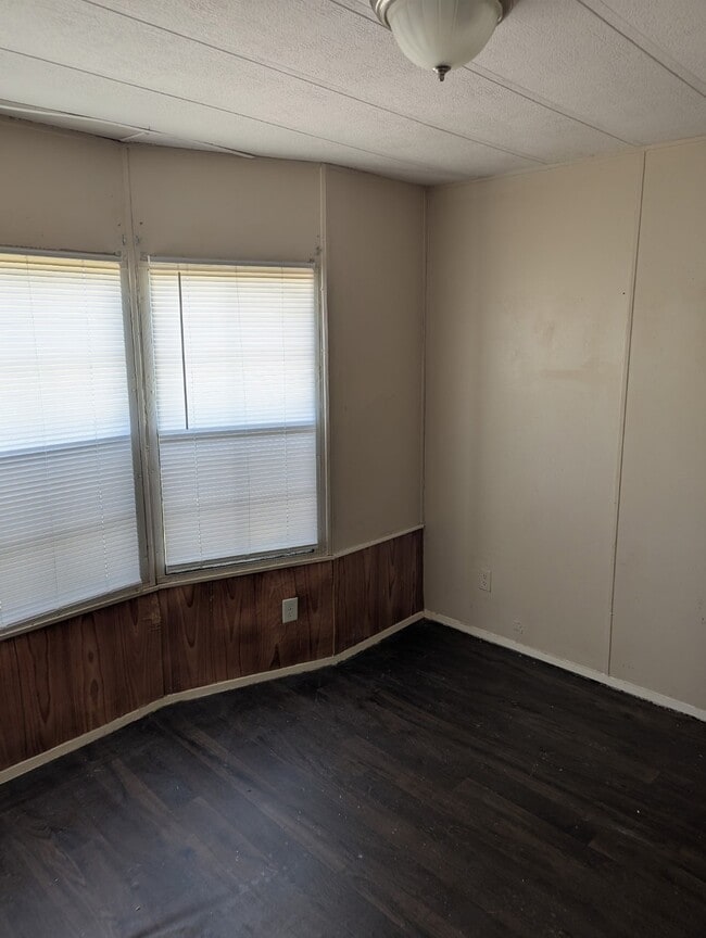 Building Photo - 9605 Ocean Dr