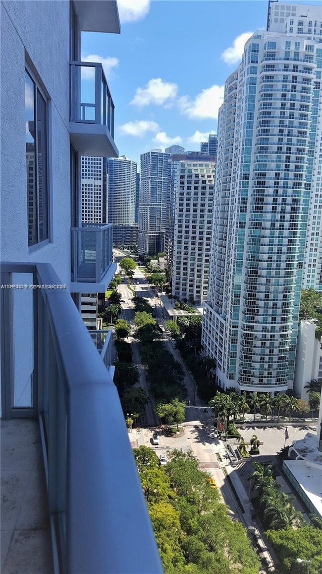 Building Photo - 1060 Brickell Ave