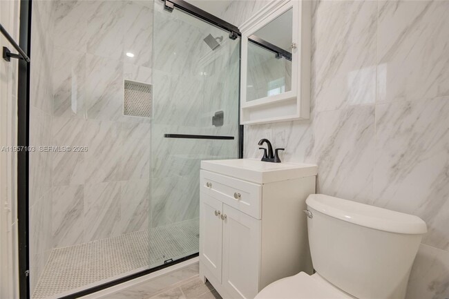 Building Photo - 610 N 31st Ct